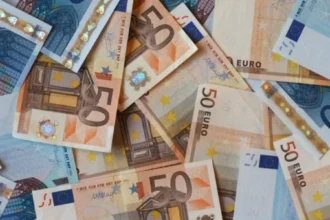 «Πράσινο φως» στην Ελλάδα από ESM και EFSF για πρόωρη αποπληρωμή δανείων 6,94 δισ. ευρώ