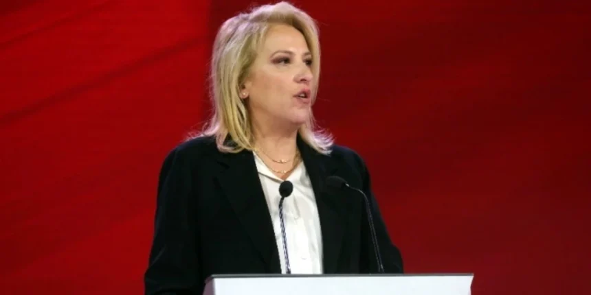 Ρένα Δούρου: ”Η έδρα δεν είναι προσωπική περιουσία του βουλευτή – Δεν τίθεται με κανέναν τρόπο θέμα αυτοδιάλυσης του ΣΥΡΙΖΑ”