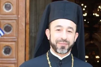Σε αργία ο Μητροπολίτης Πτολεμαΐδος Παντελεήμων – Είναι ο άντρας που συνελήφθη στα Πετράλωνα γιατί έδειχνε τα γεννητικά του όργανα