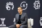 Τσίπρας: “Δεν μεγάλωσα σε κάποιο τζάκι, δεν πήγα στο Columbia, έμαθα αγγλικά σε φροντιστήριο, γι’ αυτό δεν έχω καλή προφορά” (Βίντεο)