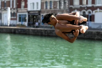 Βράζει η Ευρώπη από τον καύσωνα – 20 άνθρωποι έχουν πνιγεί στη Γαλλία στην προσπάθειά τους να ανακουφιστούν από την ακραία ζέστη