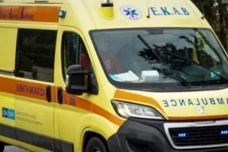 Διασωληνωμένος νεαρός που τραυματίστηκε σοβαρά μετά από βουτιά στη Σκάλα Περαίας