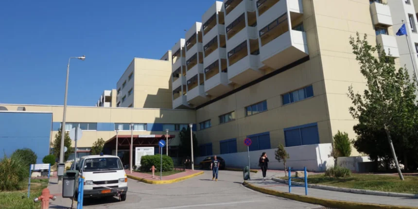Άγριο σκηνικό στο Θριάσιο Νοσοκομείο: Ρομά τα έκαναν γυαλιά καρφιά γιατί καθυστερούσε μια εξέταση