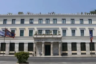 534 νέες θέσεις εργασίας στον Δήμο Αθηναίων για την καθαριότητα σχολικών κτιρίων