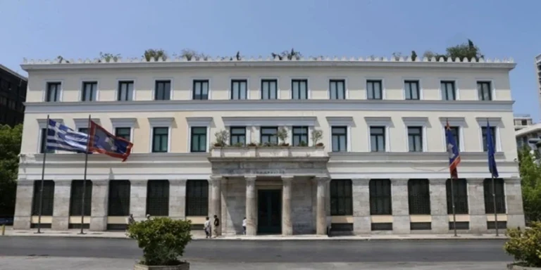 534 νέες θέσεις εργασίας στον Δήμο Αθηναίων για την καθαριότητα σχολικών κτιρίων