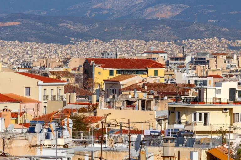«Ανακαίνιση Κατοικίας»: Διευρύνονται τα κριτήρια για τις κλειστές κατοικίες – Ποιοι μπαίνουν πλέον στο πρόγραμμα