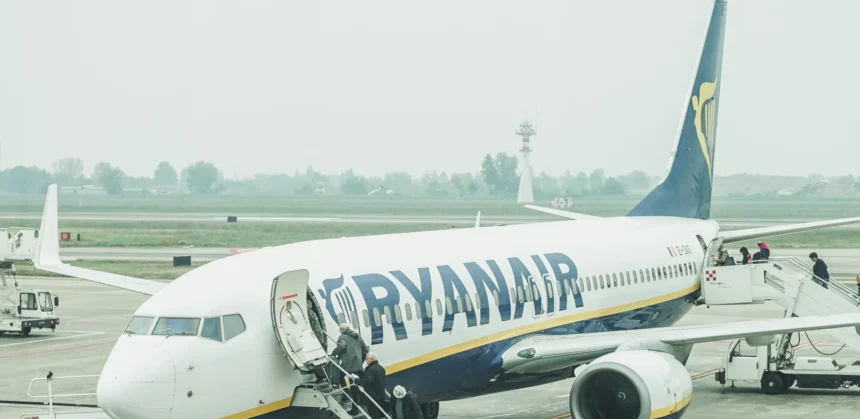 Αναστάτωση σε πτήση της Ryanair από Θεσσαλονίκη – Τραυματίστηκε επιβάτης