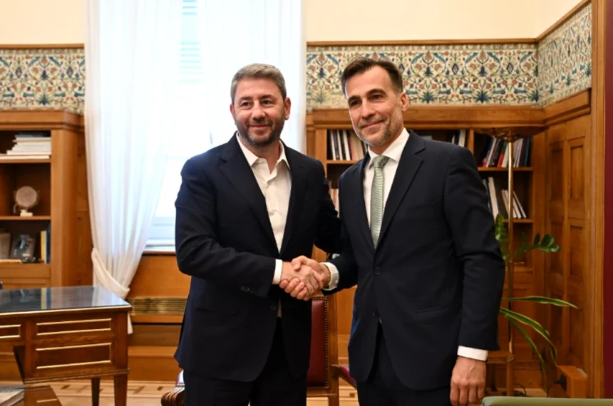 Ανδρουλάκης για Χουρδάκη: «Χαίρομαι γιατί ενώνουμε τις δυνάμεις μας για την πολιτική αλλαγή που έχει ανάγκη ο τόπος»