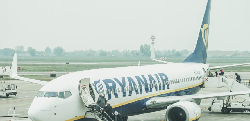 Αναστάτωση σε πτήση της Ryanair από Θεσσαλονίκη – Τραυματίστηκε επιβάτης