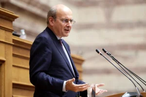 Χατζηδάκης: Ορισμένα κόμματα εφαρμόζουν δύο μέτρα και δύο σταθμά για τη βία