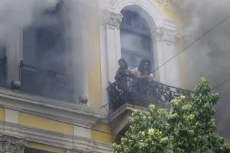 Δύο συλλήψεις για τον εμπρησμό στη Marfin με τους 3 νεκρούς το 2010