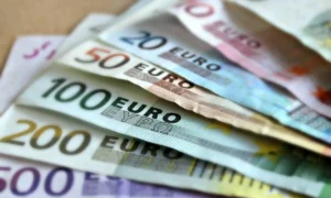 Έρευνα της Ευρωπαϊκής Εισαγγελίας στην Ελλάδα για απάτη ΦΠΑ: Δέσμευσαν ακίνητα, κρυπτονομίσματα και πολυτελή αυτοκίνητα – Ζημιά σχεδόν 71 εκατ. ευρώ