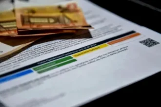 Ηλεκτρικό ρεύμα: Έρχονται μεγάλες αυξήσεις στα πράσινα τιμολόγια λόγω καύσωνα