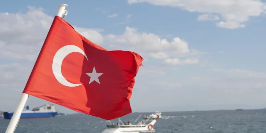 Παράνομη αλιεία από τουρκικές μηχανότρατες στο Αιγαίο – Βίντεο