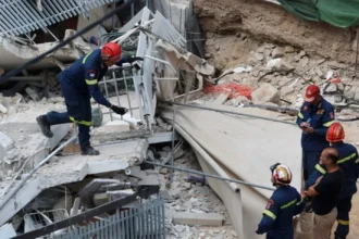 Πετράλωνα: Οι μηχανικοί αναφέρουν πως είχαν ενημερώσει για την επικινδυνότητα – «Και η Πίζα γέρνει αλλά δεν πέφτει» λένε οι κάτοικοι πως τους είπαν