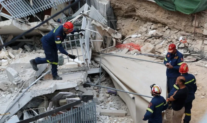 Πετράλωνα: Οι μηχανικοί αναφέρουν πως είχαν ενημερώσει για την επικινδυνότητα – «Και η Πίζα γέρνει αλλά δεν πέφτει» λένε οι κάτοικοι πως τους είπαν