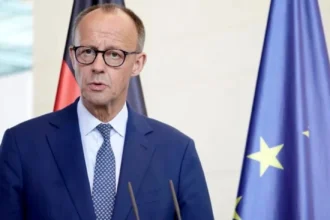 Πρώτη τηλεφωνική επικοινωνία του καγκελάριου Μερτς με τον νέο πρωθυπουργό της Βρετανίας