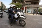 Ψάχνουν τον 27χρονο που παρέδωσε την χειροβομβίδα στον Αιγύπτιο με στόχο τον Ντογιάκο – Οι οδηγίες από τις φυλακές – Η συνάντηση δευτερολέπτων στη Γλυφάδα
