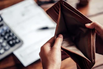Ρυθμίσεις χρεών: Το χρονοδιάγραμμα για τις 72 δόσεις και την προστασία της κύριας κατοικίας