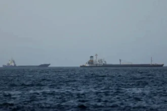 Στενά του Ορμούζ: Δεξαμενόπλοιο χτυπήθηκε από άγνωστο βλήμα