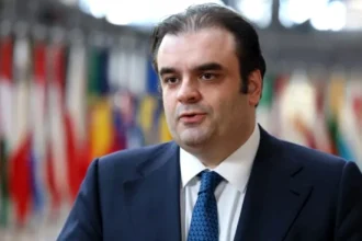 Στις Βρυξέλλες ο Πιερρακάκης για Eurogroup και ECOFIN, η ατζέντα των συνεδριάσεων και η πρώτη επίσημη συνάντηση με την Ούρσουλα φον ντερ Λάιεν