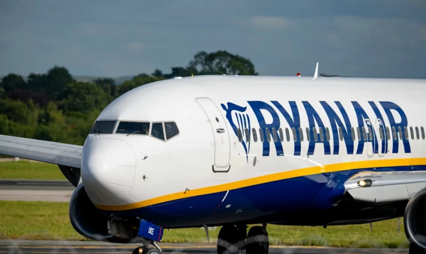 Θεσσαλονίκη: Η ανακοίνωση της Ryanair για το ατύχημα με το σπασμένο παράθυρο και τον τραυματισμό επιβάτη