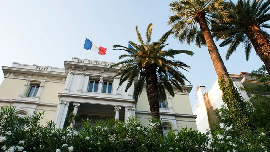 Τηλεφώνημα για βόμβα στην πρεσβεία της Γαλλίας