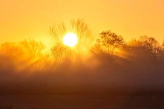 Ζέστη έως 37°C σήμερα, καταιγίδες και ισχυροί βοριάδες από το Σάββατο